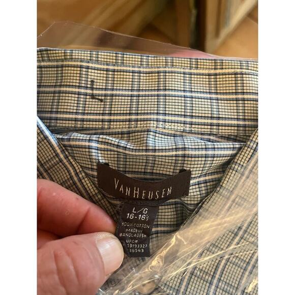 Van Heusen Men's Blue Plaid Button Down Shirt. Long Sleeve. Size Large - Picture 7 of 7